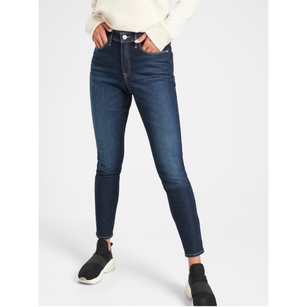 Athleta Sculptek Ultra Skinny Jean in Midnight Dark Wash sz 4 Stretch High-Rise